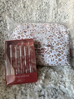 BNWT!Sonia Kashuk White&Gold Leopard large Dome Case 2 pieces& Eye brush Set